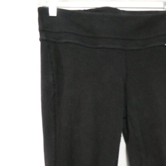 GAP Fit - Slim Straight | medium | Black Leggings - Picture 3 of 16